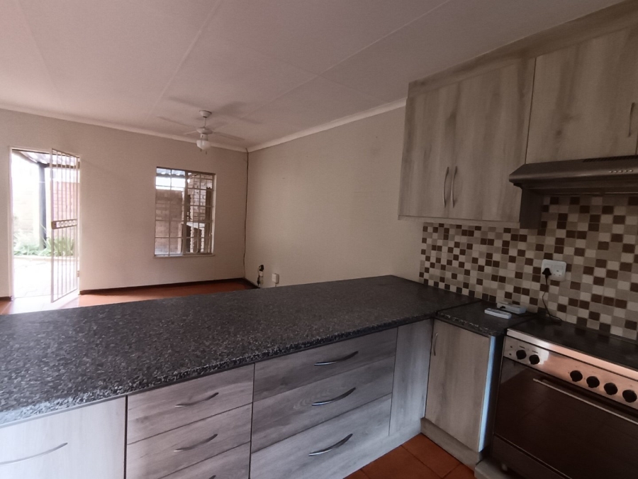 2 Bedroom Property for Sale in Langenhovenpark Free State